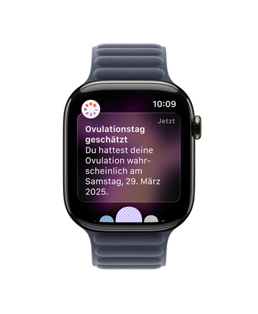 Apple Watch Series 11, Farbe Natur, Titangehäuse, Mitteilung vom Zyklusprotokoll in der Health App zum geschätzten Ovulationsdatum, Digital Crown, Armband, Armband mit Magnetverschluss, Farbe Navy