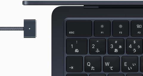 ミッドナイトのMacBook Airと同じカラーのMagSafeケーブル