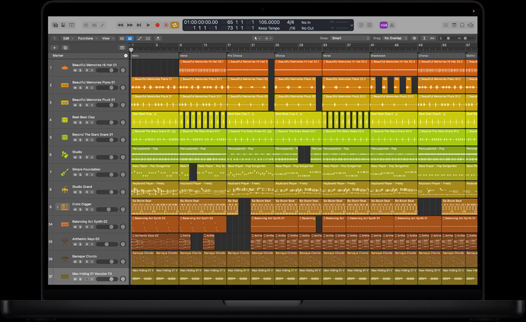 Pantalla de una MacBook Pro en la que se está usando Logic Pro para editar una canción