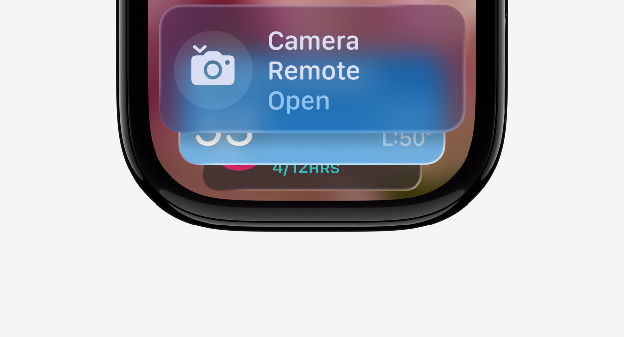 Apple Watch in Diamantschwarz ohne Armband, Zifferblatt zeigt Smart Stapel Hinweisanzeige